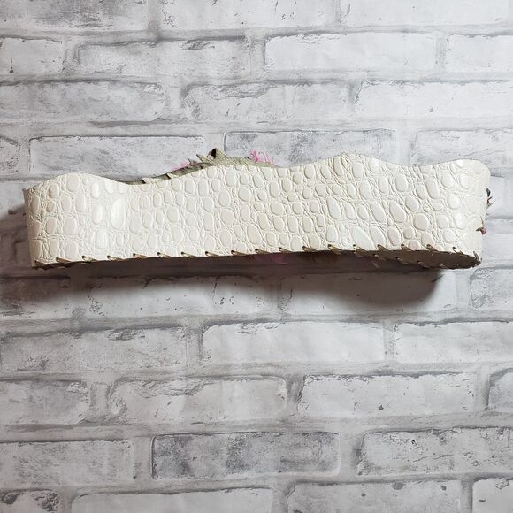 It's A Jungle | White Leather Vintage Belt - Picture 6 of 6